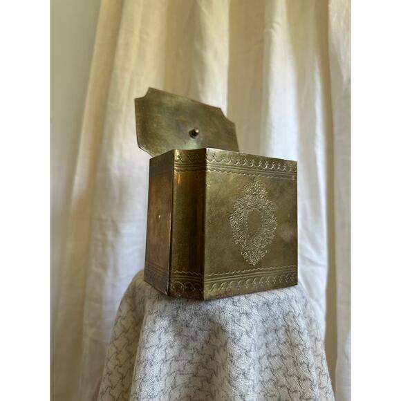 Vintage antique brass jar box lidded engraved trinket 5x4” decorative decor - Picture 4 of 16